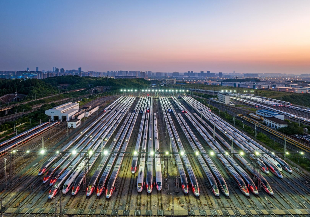 心向暖陽，步履生花